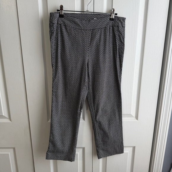 Kenar Pants - Kenar black white pattern capri pants size 6